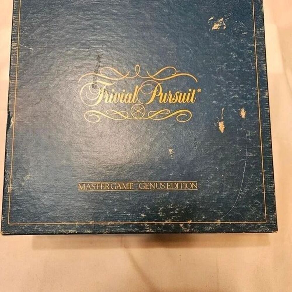 Trivial Pursuit Master Game Genus Edition for 2- 24 players  ~ Complete